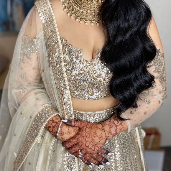 Indian Bridal/Wedding Reception Outfit - Picture 2 of 3